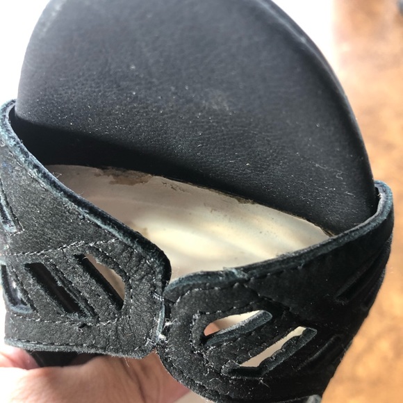 GUC Black Stencil Heels - Picture 6 of 6